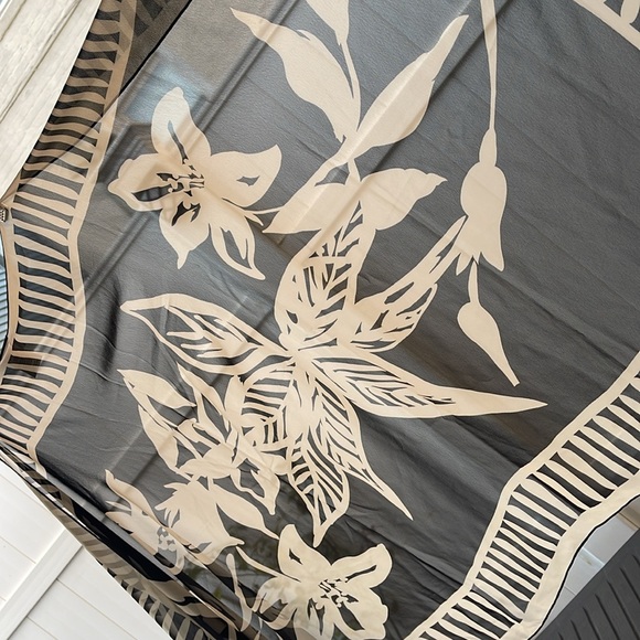 Black & Cream Color Chiffon Shawl / Wrap - Picture 8 of 12